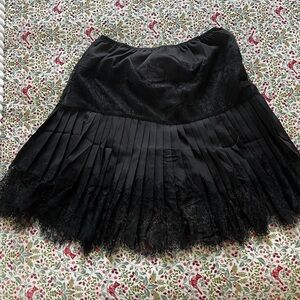 Elegant Black Lace Pleated Skirt
